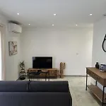 200m De La En Centre Au Calme Avec Garage Num4 Lejlighed
