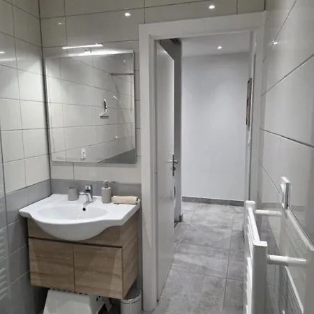 200m De La En Centre Au Calme Avec Garage Num4 Apartment *